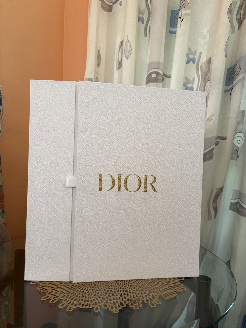DIOR White & Gold Presentation XL Hat Box